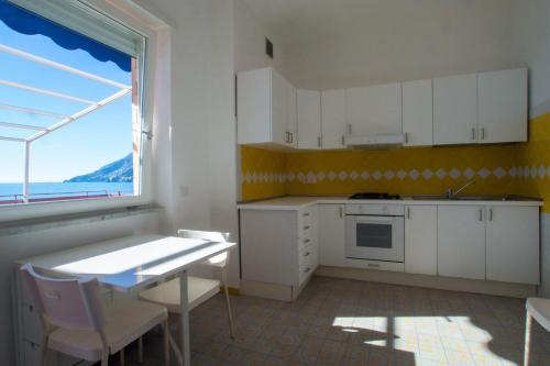 Η κουζίνα ή μικρή κουζίνα στο Casa Vacanze Maiori