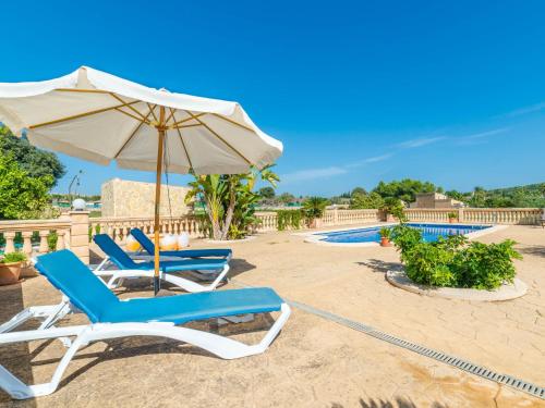 The swimming pool at or close to Holiday Home Can Josepot by Interhome