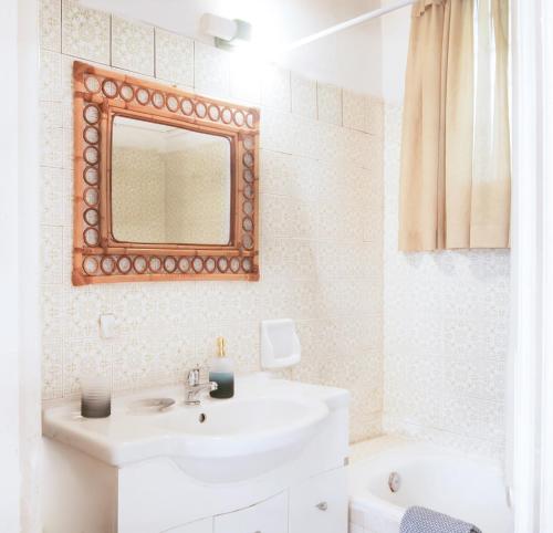 Kylpyhuone majoituspaikassa Best House, Marina Home, Athens Avenue, Patra