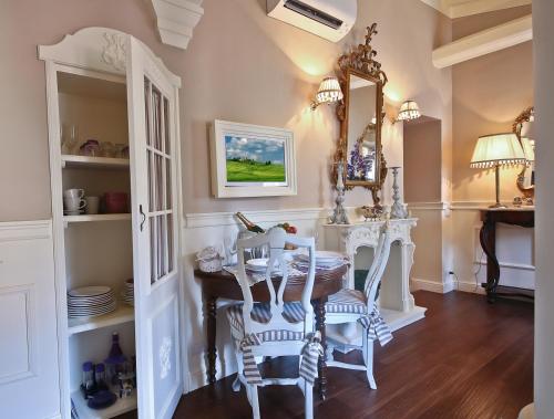 Ponte Vecchio Luxury Suite - Daily Refresh Available