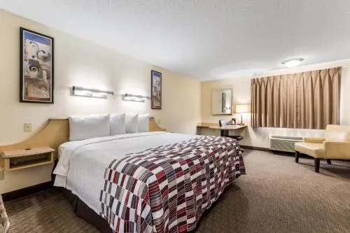 Red Roof Inn Cleveland Airport - Middleburg Heights in Cleveland