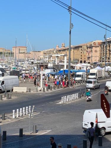 Vieux Port Clim Calme Vue Bonne Mere ou Eglise Appartements de Caractere photo 27