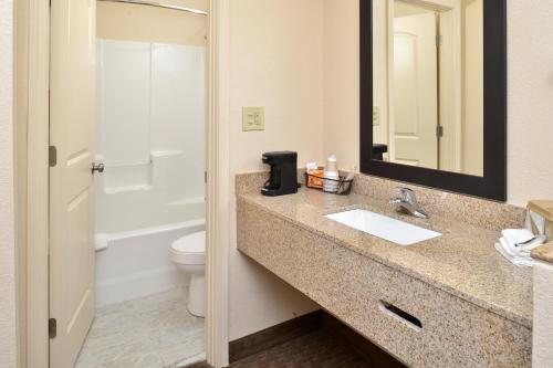 Ένα μπάνιο στο Red Roof Inn Dalton