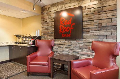 Χώρος καθιστικού στο Red Roof Inn Lansing West - MSU