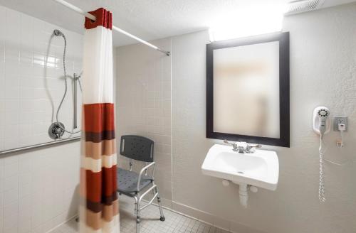 Imagen de la galería de Red Roof Inn PLUS+ South Deerfield - Amherst, en South Deerfield