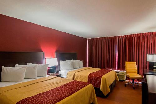 Postel nebo postele na pokoji v ubytování Red Roof Inn Lubbock