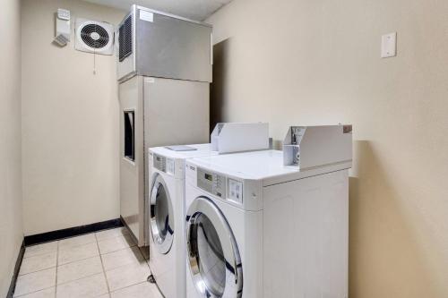 a white washer and dryer in a room at Red Roof Inn Franklin, KY in Franklin