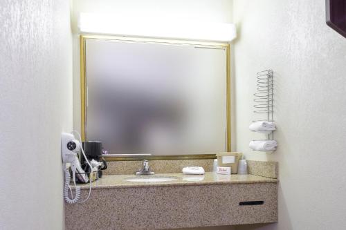 エッジウッドにあるRed Roof Inn Edgewoodのギャラリーの写真