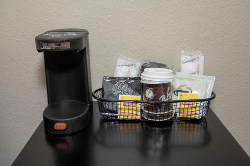 Kemudahan buat kopi dan teh di Red Roof Inn Leesburg, VA