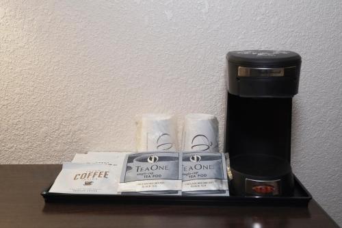 Kemudahan buat kopi dan teh di Red Roof Inn & Suites Mt Holly - McGuire AFB