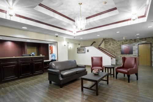 Χώρος καθιστικού στο Red Roof Inn Columbus - Hebron