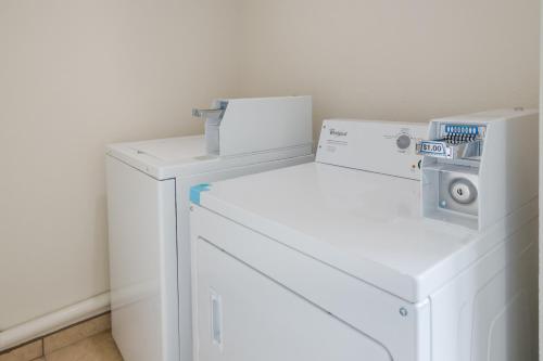 Φωτογραφία από το άλμπουμ του Red Roof Inn PLUS+ Fort Worth - Burleson σε Burleson