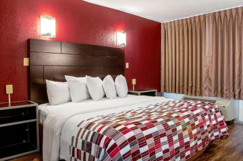 Cama o camas de una habitación en Red Roof Inn Slidell