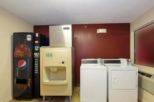 Φωτογραφία από το άλμπουμ του Red Roof Inn Columbus, MS σε Columbus