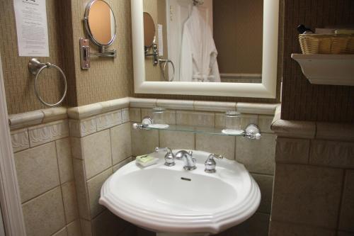Morris House Hotel Image