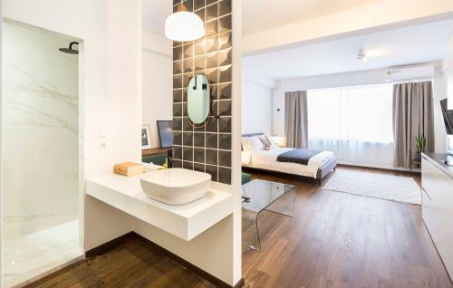 Athens' Best Location- Stunning & Spacious Studio