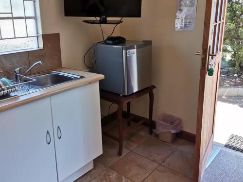 Una cocina o cocineta en Sani Window B&B and Self catering