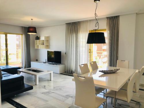 Foto Rentcostadelsol Fuengirola Doña Sofia A 5