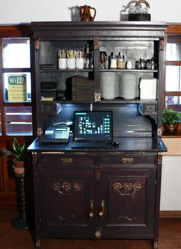 Dapur atau dapur kecil di Kádárta Vendéglő Panzió