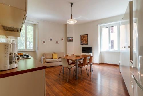 GuestHost - Piazza Re di Roma Apartment