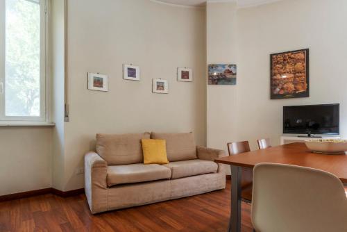 GuestHost - Piazza Re di Roma Apartment