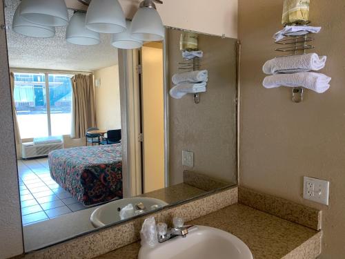 Koupelna v ubytování Budget Inn Motel