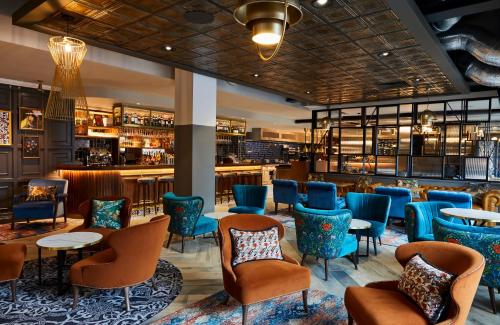 Posezení v ubytování Hotel Indigo - Chester by IHG