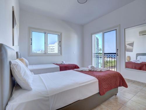 Gallery image of Villa Oforo Selene - Stunning 4 Bedroom Villa - By Fig Tree Bay Beach - Sea Views in Protaras