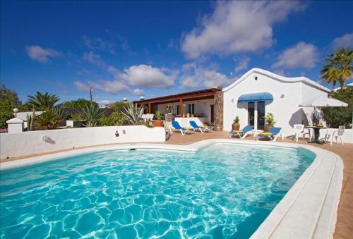 Villa Stone Deluxe - 4 Bedrooms sea view private pool