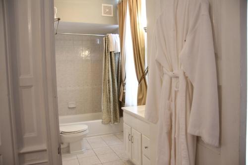 Morris House Hotel Image