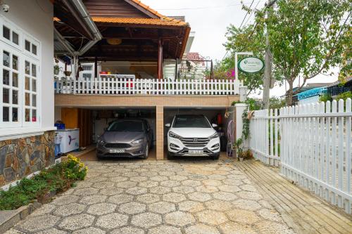 Bangunan di mana terletaknya aparthotel ini