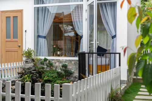 Taman di luar Đỗ Gia Bảo Villa
