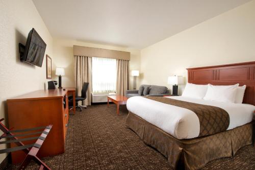 Gold Eagle Lodge – Photos 3
