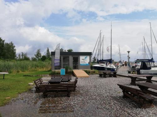 Gallery image of Jacht motorowy Balt Tytan 918 - 3 kabinowy in Wilkasy