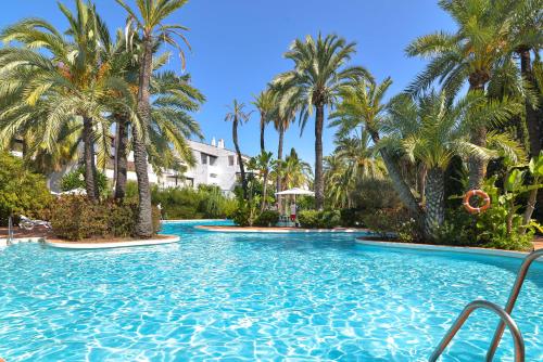 Luxurious beachside in the heart of Puente Romano