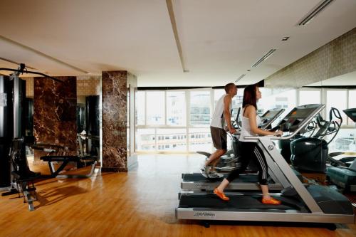 The fitness centre and/or fitness facilities at Centara Nova Hotel and Spa Pattaya