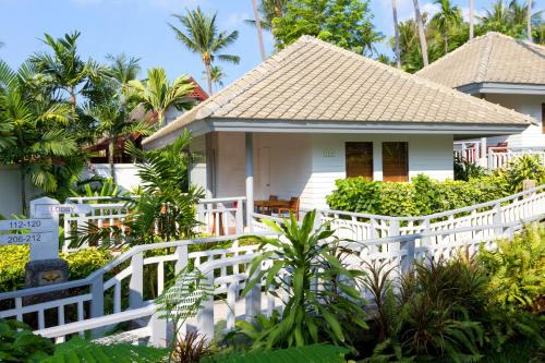 Сад в Centara Villas Samui - SHA Plus