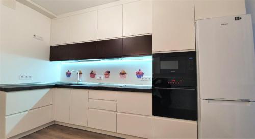 Dapur atau dapur kecil di LUX apartment in Kiev