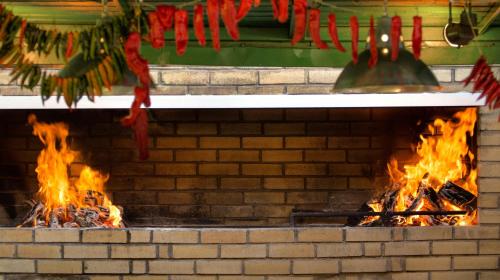 Kemudahan BBQ tersedia untuk tetamu di hotel