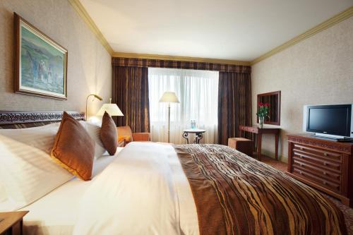 Katil atau katil-katil dalam bilik di InterContinental Almaty by IHG