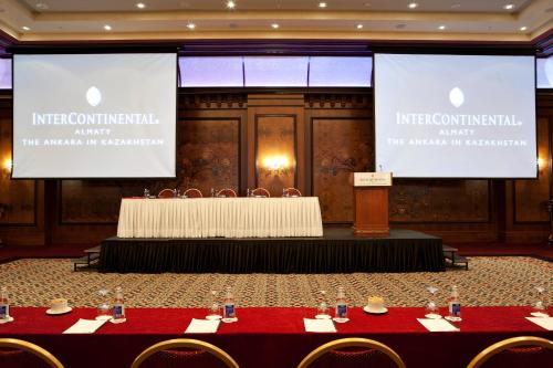 Kawasan bisnes dan/atau bilik persidangan di InterContinental Almaty by IHG