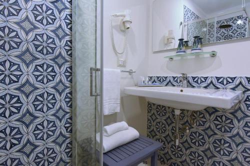 
A bathroom at Hotel Garden Riviera
