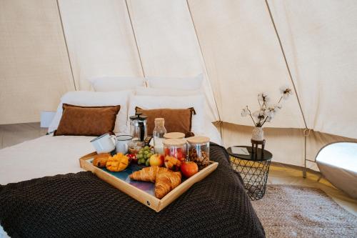 Jídlo v luxury tent nebo okolí