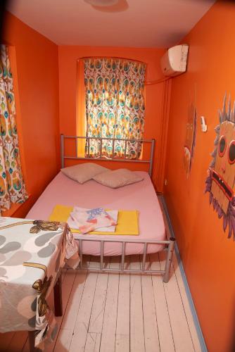 Katil atau katil-katil dalam bilik di Chillout Lya Hostel & Lounge