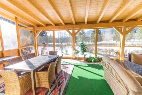 Balkón nebo terasa v ubytování Ferienwohnung Reitgestüt Waldeck