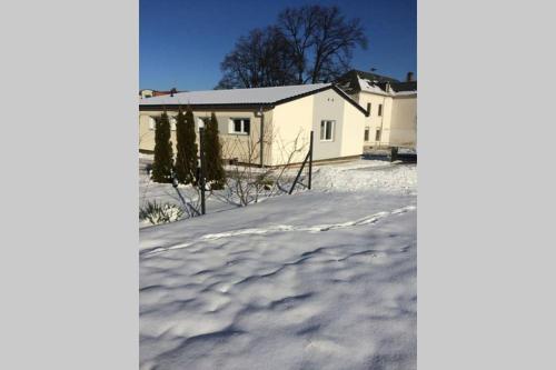 Elegantes Haus im Dresdner Süden im Winter