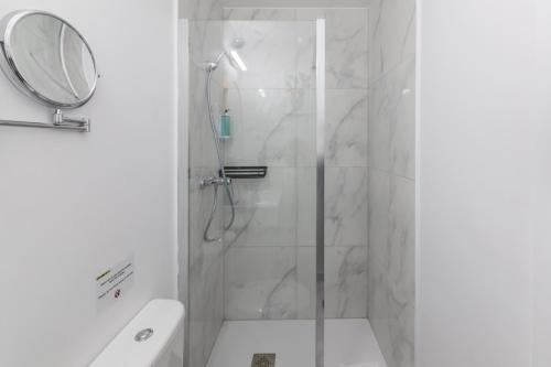 Un baño de WS Tour Eiffel - Saint-Charles