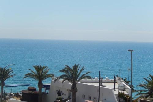 Bel appartement face à la mer 20min de port aventura