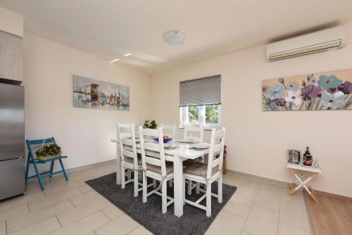 Φωτογραφία από το άλμπουμ του Villa Delmonicos ZadarVillas σε Briševo