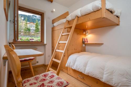 Двухъярусная кровать или двухъярусные кровати в номере Residence Weiss